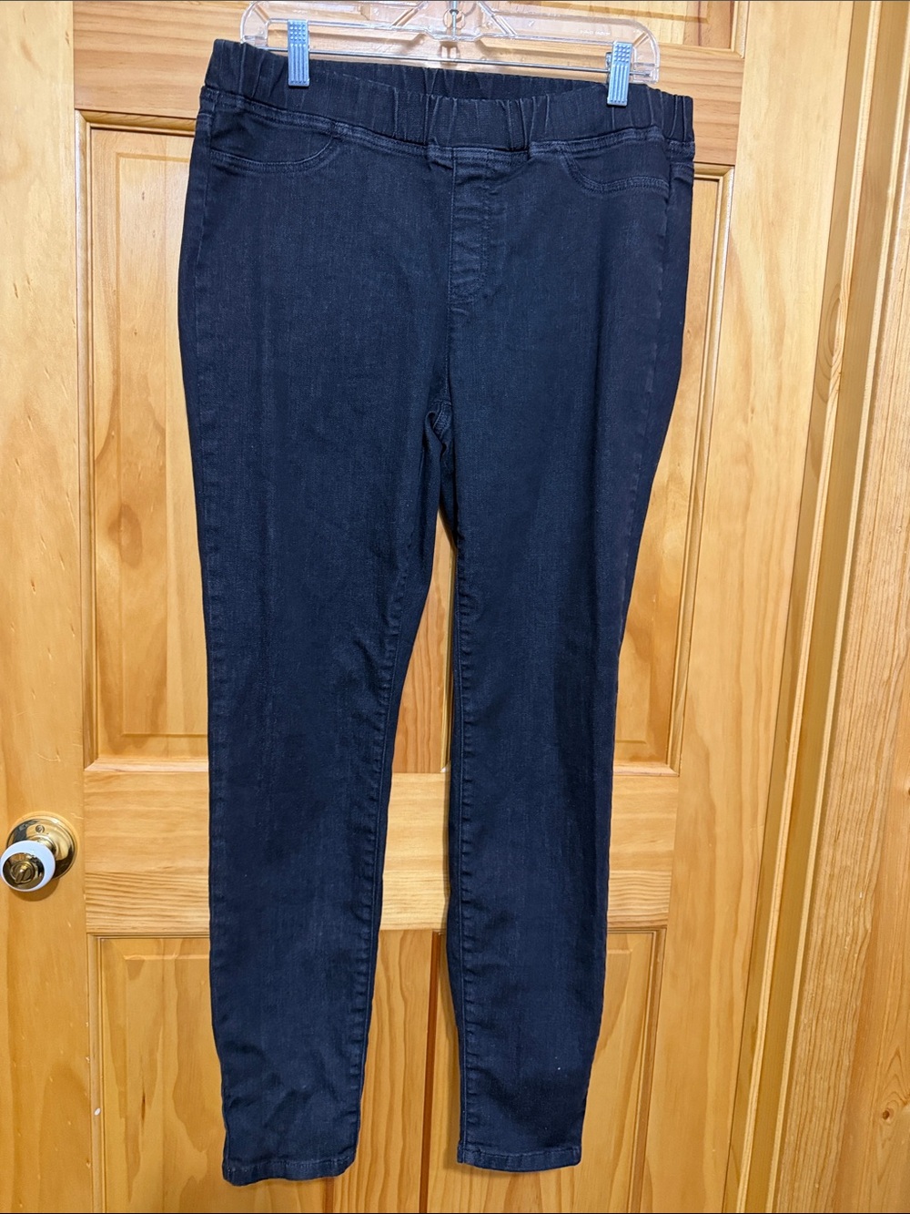 Eileen Fisher Organic Cotton Black Skinny Pull-On Jeans, Size Medium.